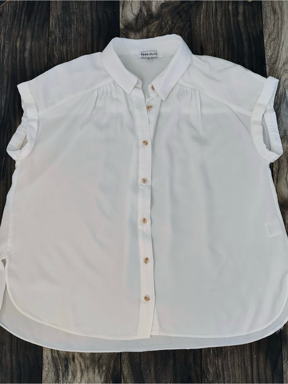 Rose & Olive White Short-Sleeve Button Front Blouse